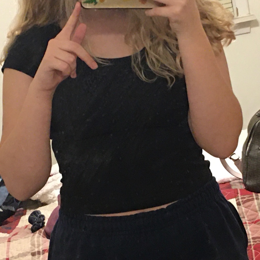 🦋black fitted t-shirt🦋